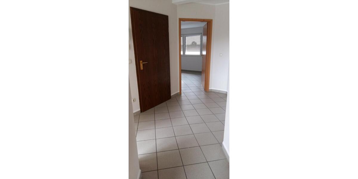 Attraktive Dachgeschoßwohnung, 2,5 Zimmer, Küche Diele Bad Balkon zimmer