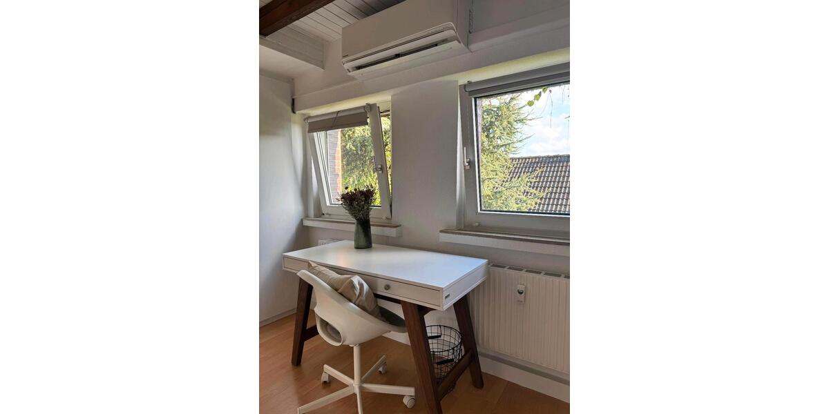 Dachgeschoßwohnung Köln Mülheim - 1.5 Zimmer, 40 m&sup2;, 1.100&euro; | Angebot:26386930