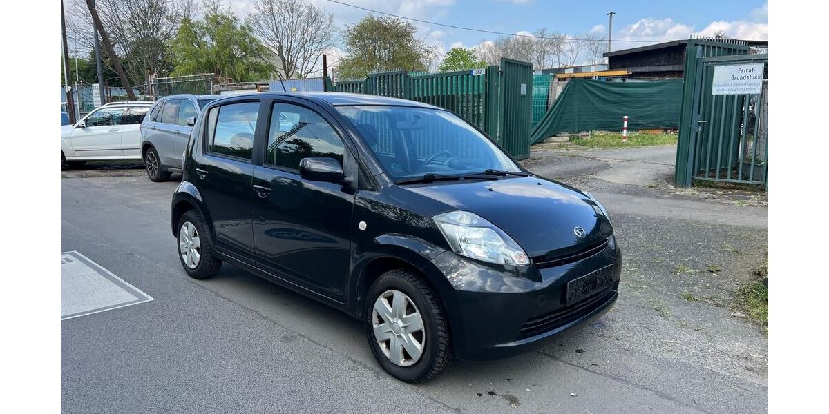Daihatsu Sirion 200.000 km 1.700 &euro; Köln 50739