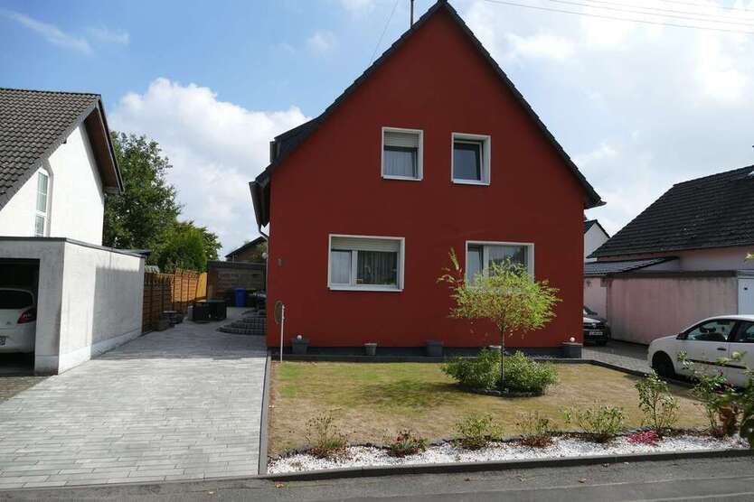 Haus zum Kaufen in Erftstadt 499.000 € 216 m²