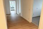 NEUES Bad* NEUER Boden* NEUES Wohngefühl* NEUE Einbauküche* 3 Zimmer + Balkon, Gäste-WC, Aufzug 3 zimmer