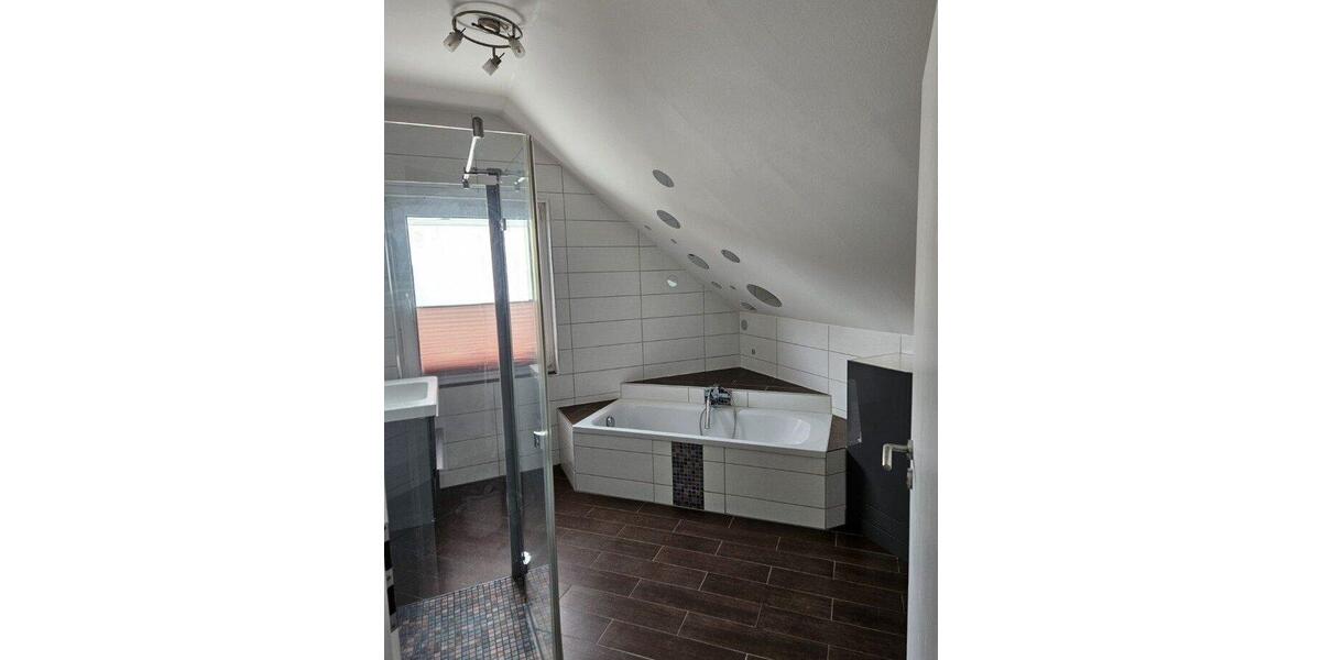 Einfamilienhaus Wesseling - 7.5 Zimmer, 222 m&sup2;, 3.190&euro; | Angebot:26154323