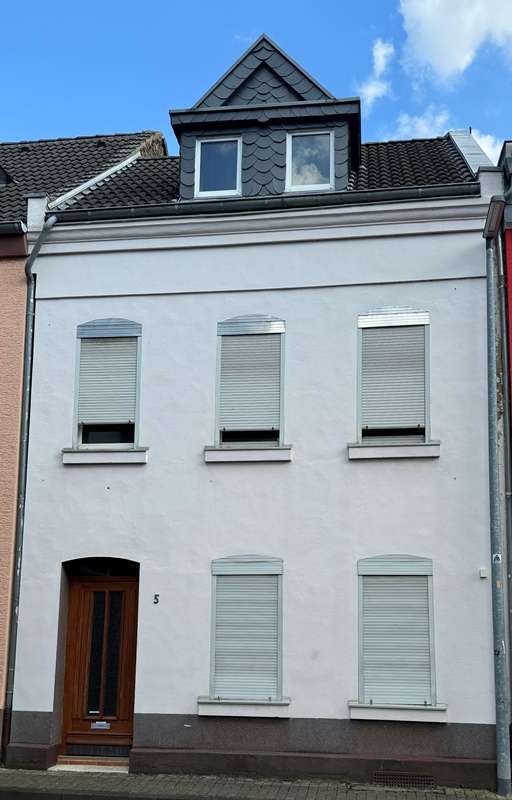 Haus zum Kaufen in Euskirchen-Innenstadt 165.000 € 85 m²