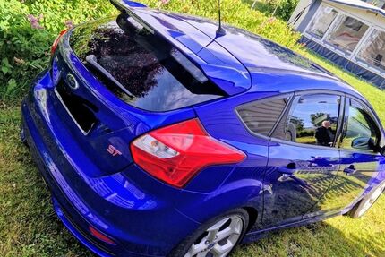 Ford Focus 81.000 km 12.000 € Kerpen 50170