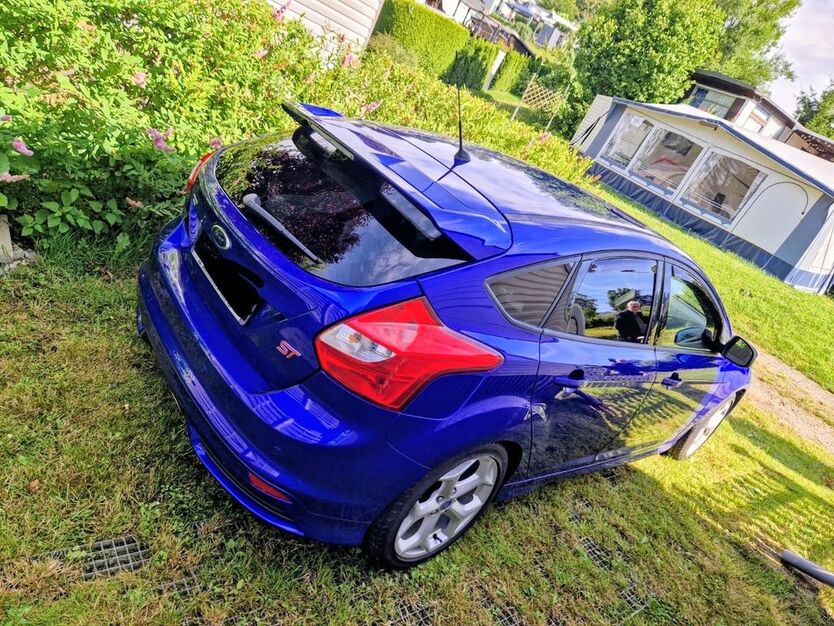 Ford Focus 81.000 km 12.000 € Kerpen 50170