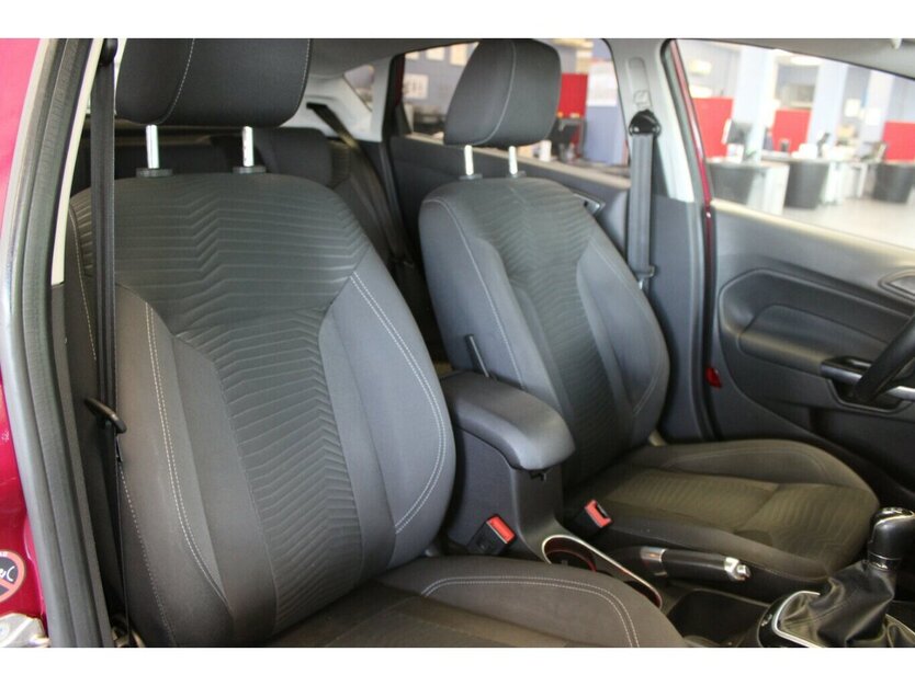 Ford Fiesta 1.6 TDCi Titanium 125.078 km 7.480 € Euskirchen 53881