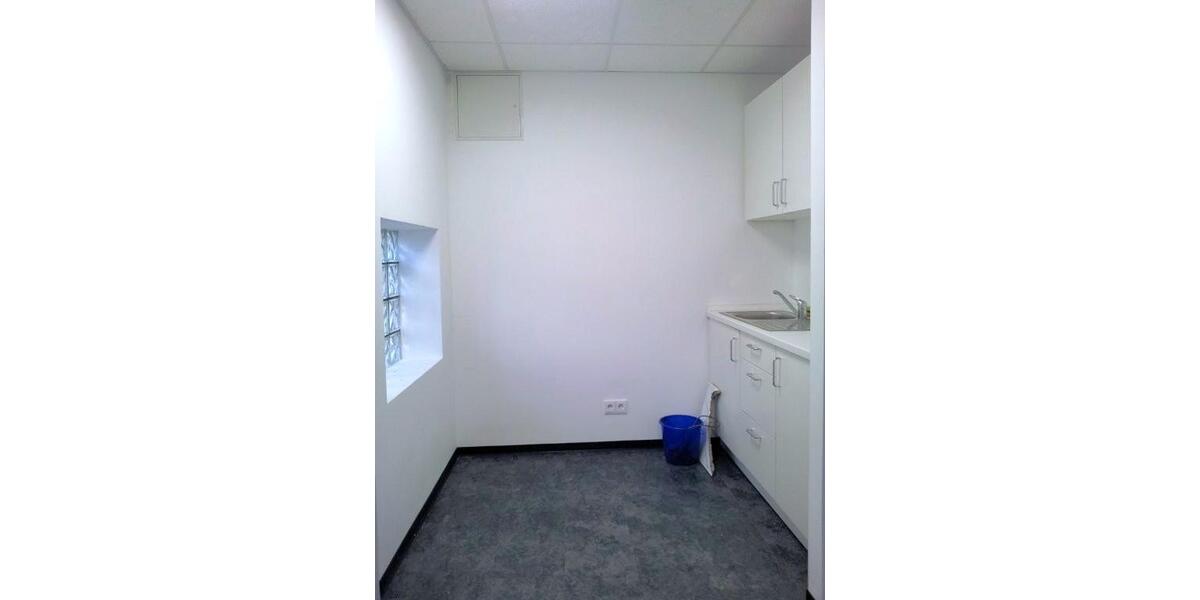 Köln-Nippes befahrbare Elektro-Werkstatt mit Büro und Sanitäranlage , ca. 174 m² - Gewerbeobjekt Köln Nippes | Angebot:24592685