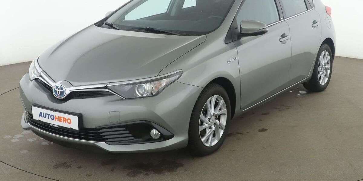 Toyota Auris 56.545 km 14.450 &euro; Köln 50739