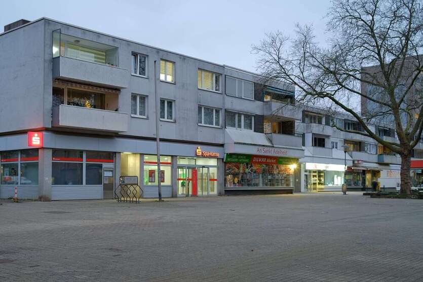 Einzelhandel in Köln (Neubrück) 3.400 € 244 m²