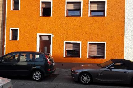 Mehrfamilienhaus zentral in Köln-Rath v. Privat H: 0152 58103358 20 zimmer