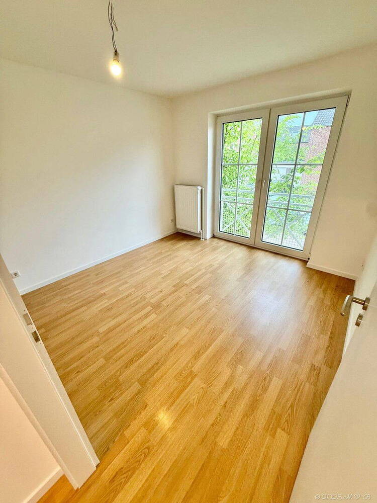 **Lichtdurchflutetes Familiendomizil in begehrter Lage von Kaiserswerth**PROVISIONSFREI**