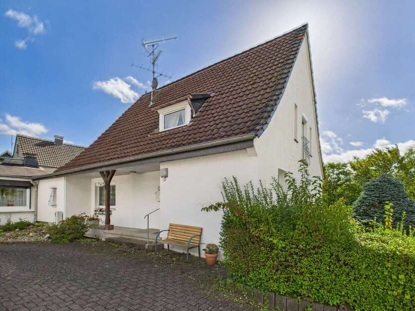 Haus zum Kaufen in Solingen 255.000 € 108 m² 5 zimmer