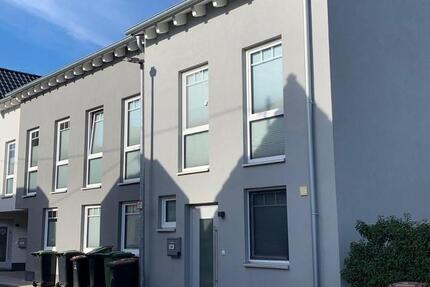 Zweitbezug von 2023 erbautem Reihenhaus in St-Augustin Meindorf 6 zimmer