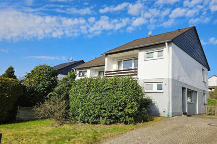 Haus Odenthal / Blecher Blecher - 4 Zimmer, 111 m&sup2;, 359.000&euro; | Angebot:26017456