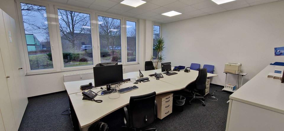 Attraktives Büro im EG in Köln-Marsdorf - barrierefrei, Parkhaus, sehr gepflegtes Gebäudeensemble zimmer