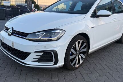 VW Golf 123.500 km 17.950 &euro; brühl 50321