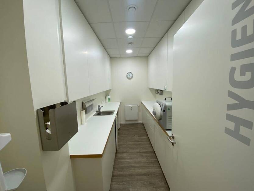 Moderne und großzügige Praxisräumlichkeiten auf zwei Etagen 9 zimmer