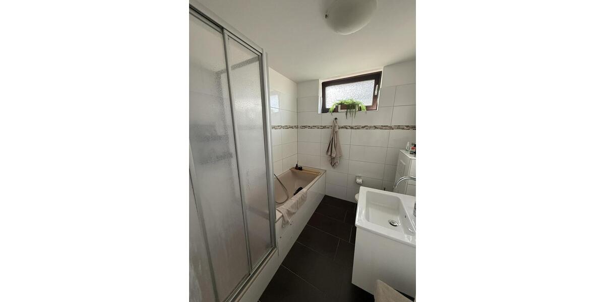 Etagenwohnung Hilden - 2 Zimmer, 65 m&sup2;, 845&euro; | Angebot:25548135