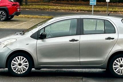 Toyota Yaris 195.000 km 2.390 € Köln 50765