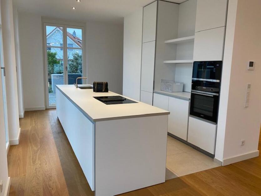 HAUS WITTLAER - KAMIN - OFFENE EINBAUKÜCHE - PARKETT - GARTEN - HOHE DECKEN - FEINPUTZ zimmer