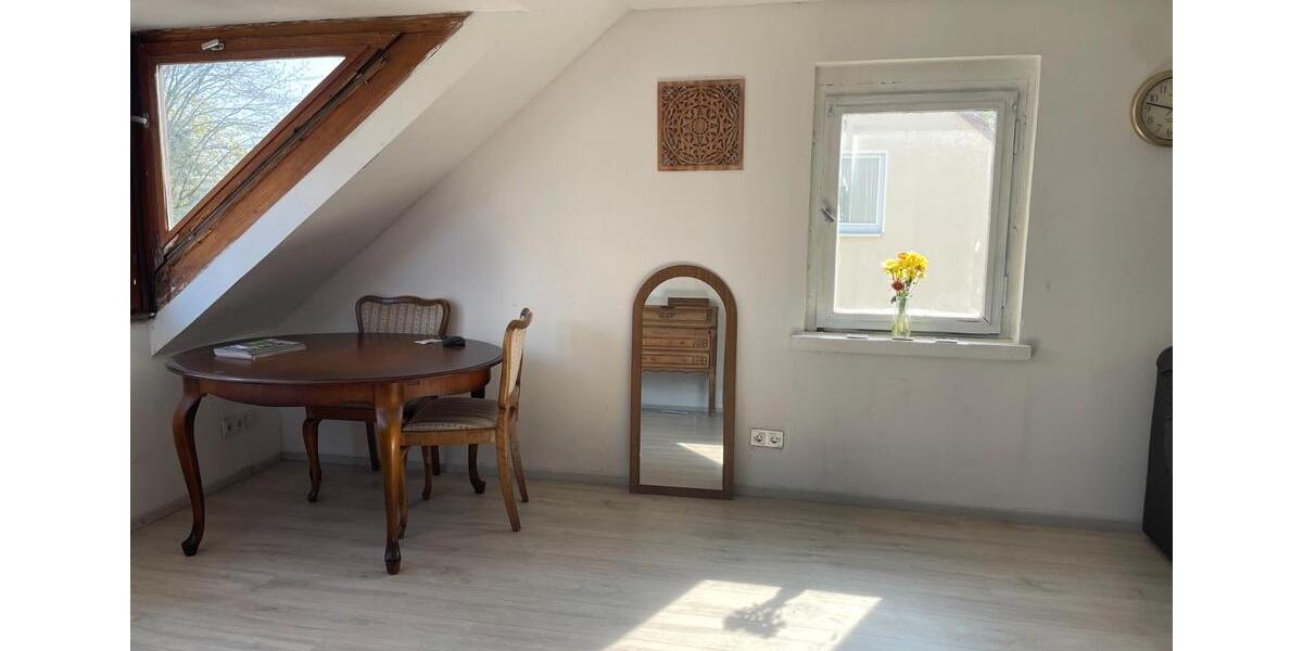 Dachgeschoßwohnung Brühl - 1 Zimmer, 18 m&sup2;, 650&euro; | Angebot:25972395