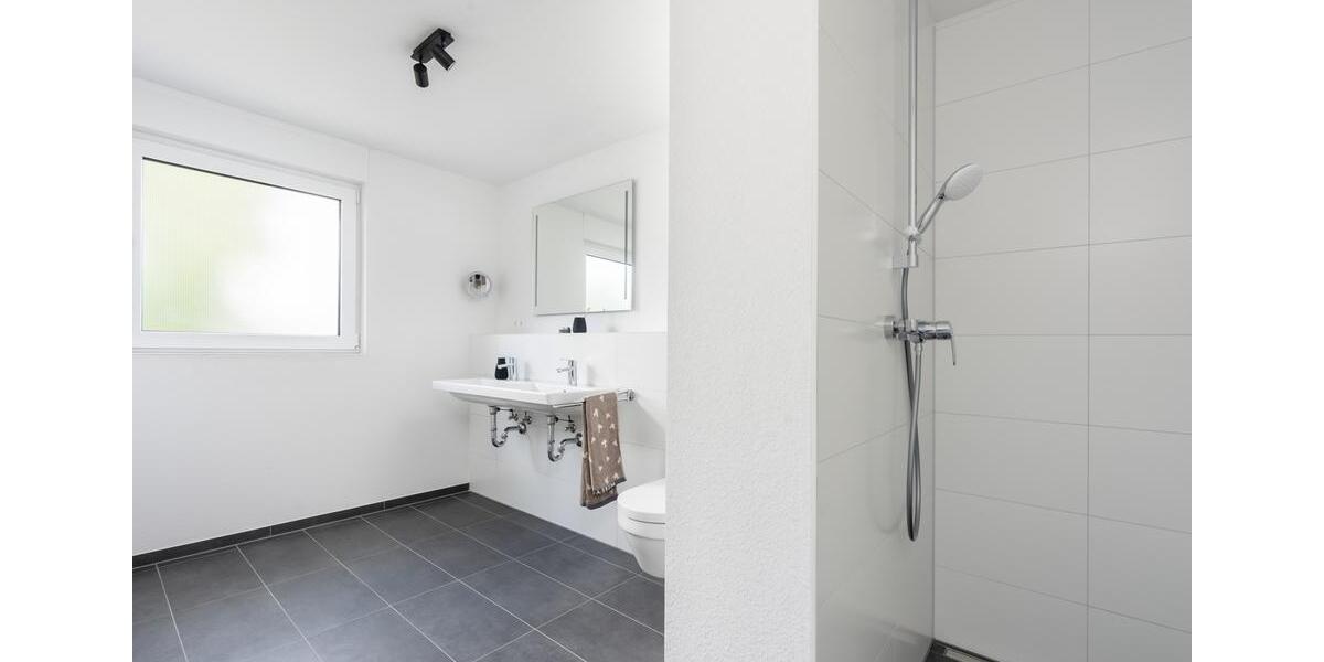 Besichtigung des Musterhauses – jeden Mittwoch 17–18 Uhr und Samstag 14–15 Uhr 5 zimmer