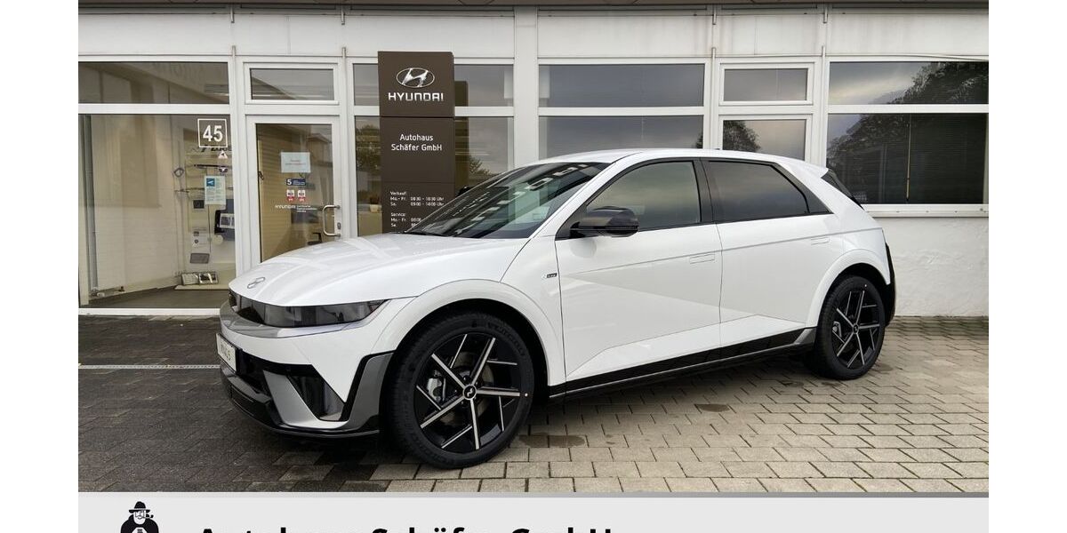 Hyundai IONIQ 5 8.372 km 49.398 € Leverkusen 51373