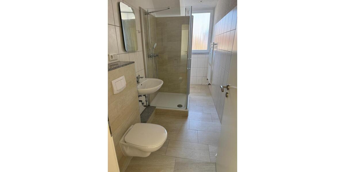 Dachgeschoßwohnung Solingen Wald - 3 Zimmer, 80 m&sup2;, 700&euro; | Angebot:25340771