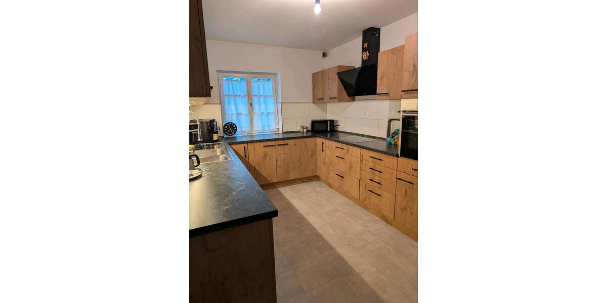 Etagenwohnung Leverkusen Bergisch Neukirchen - 4 Zimmer, 177 m&sup2;, 1.950&euro; | Angebot:25111750