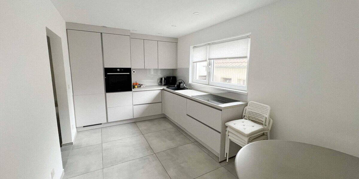 Etagenwohnung Troisdorf Spich - 4 Zimmer, 100 m&sup2;, 1.295&euro; | Angebot:26236530