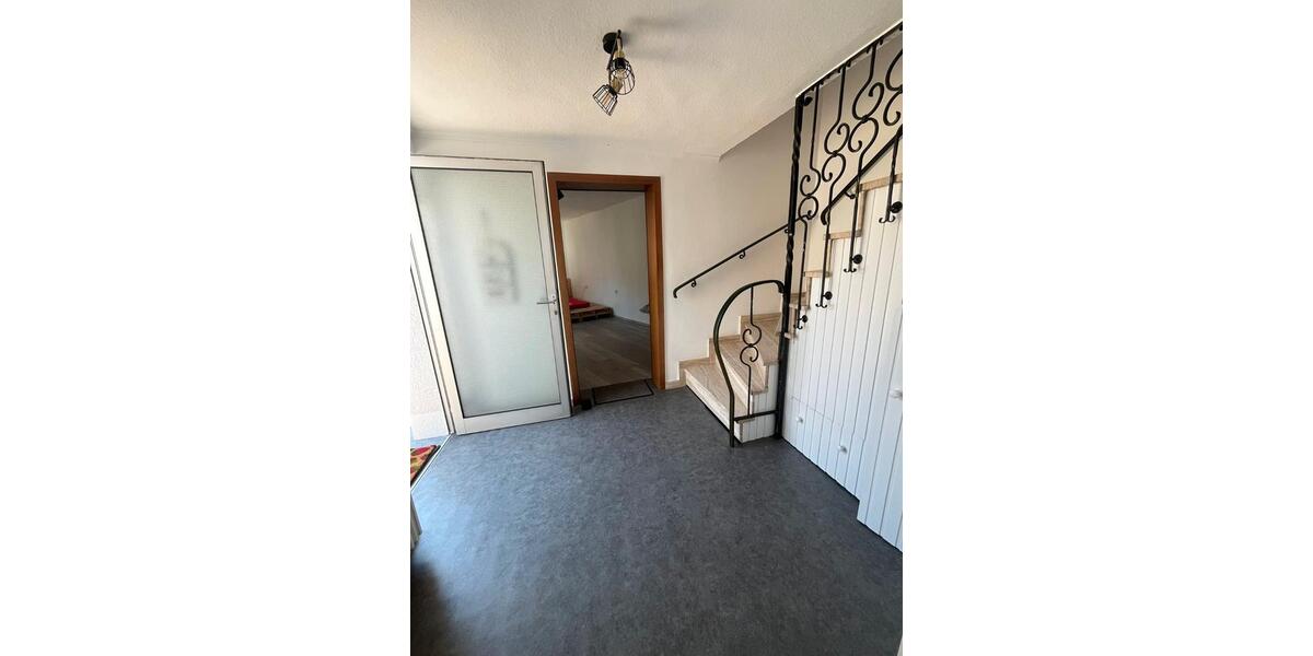 Einfamilienhaus Köln Kalk - 2 Zimmer, 80 m&sup2;, 1.200&euro; | Angebot:27615004