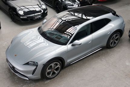 Porsche Taycan 37.661 km 60.990 € Düsseldorf 40237