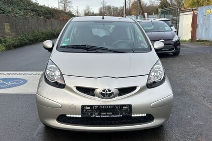 Toyota Aygo (X) 95.000 km 2.900 € Köln 50739