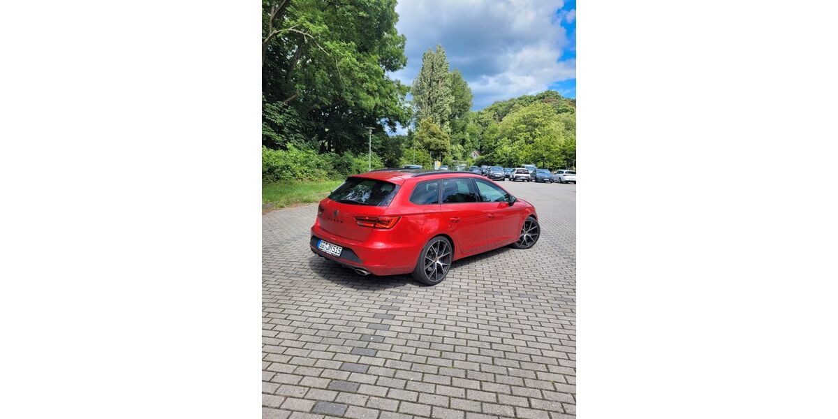 Seat Leon 71.000 km 22.400 &euro; Solingen 42659