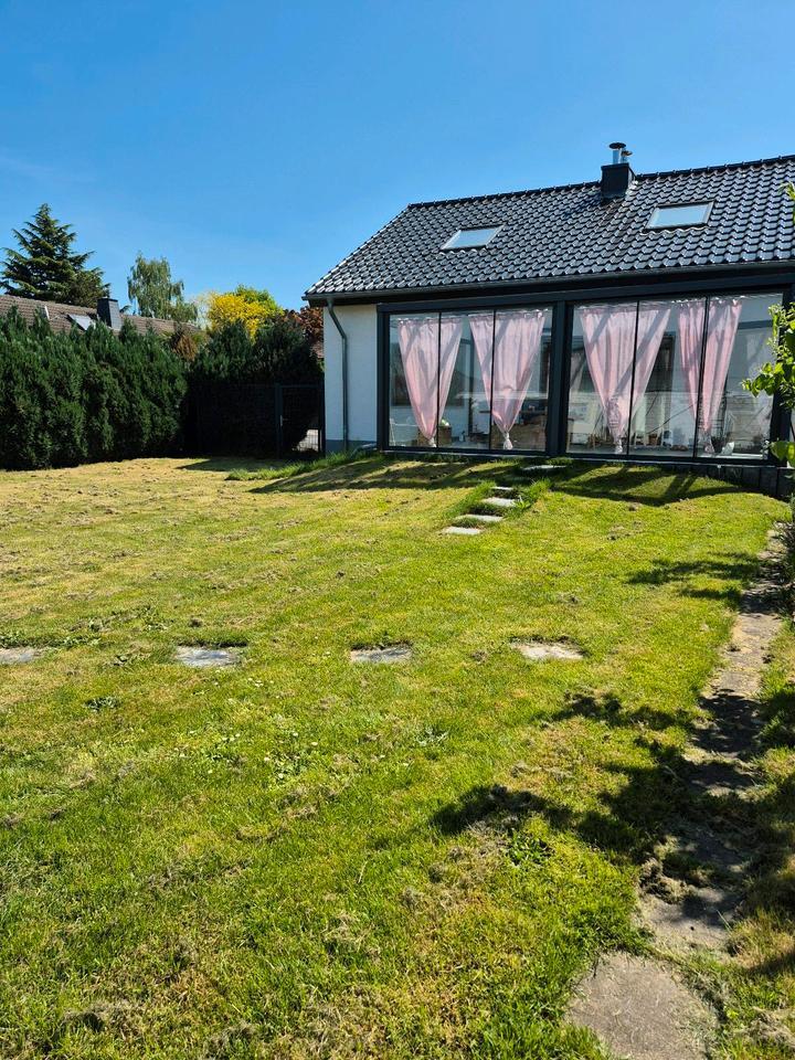 Freistehendes Traumhaus auf großem Eckgrundstück