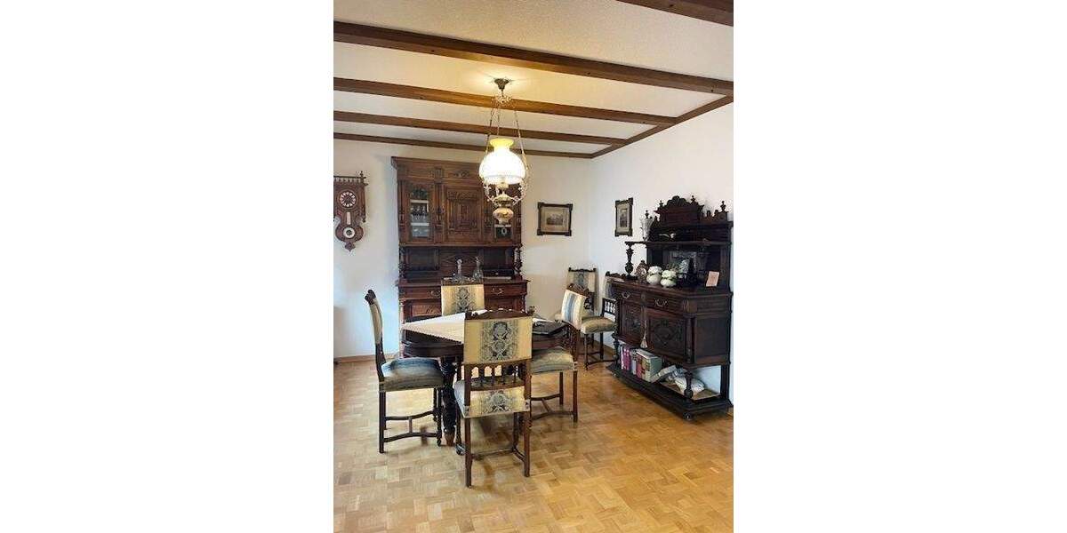 Massives Wohnhaus (DHH) auf großzügigem Grundstück in ruhiger Lage von Dormagen - Nievenheim 3 zimmer