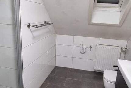 Wohnung Hennef (Sieg) Uckerath - 3 Zimmer, 131 m&sup2;, 785&euro; | Angebot:24776171