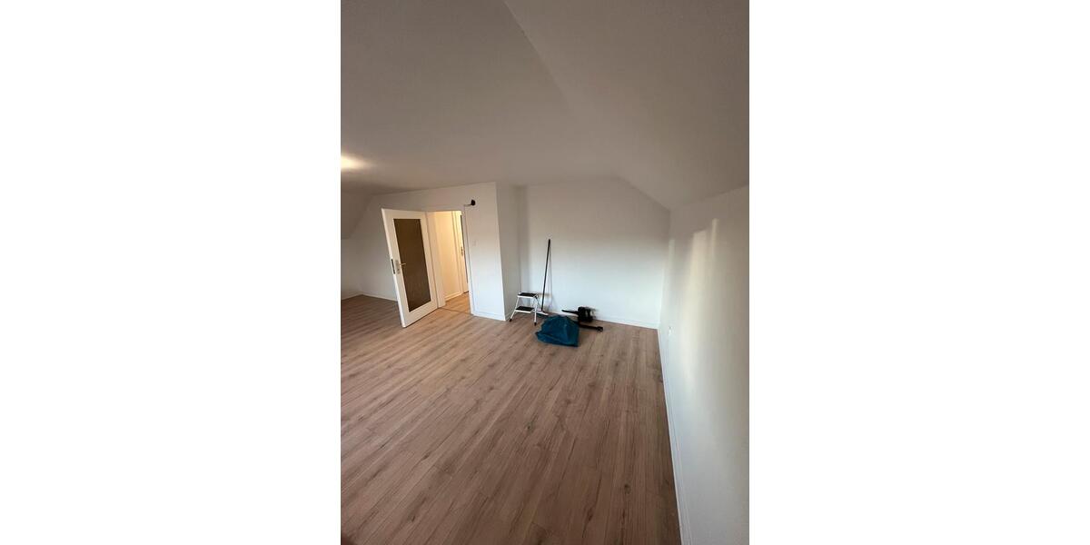 Dachgeschoßwohnung Bonn Tannenbusch - 2 Zimmer, 40 m&sup2;, 650&euro; | Angebot:26135839