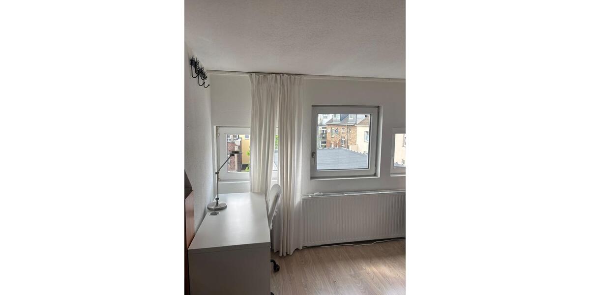 Dachgeschoßwohnung Köln Kalk - 3 Zimmer, 75 m&sup2;, 600&euro; | Angebot:26340377