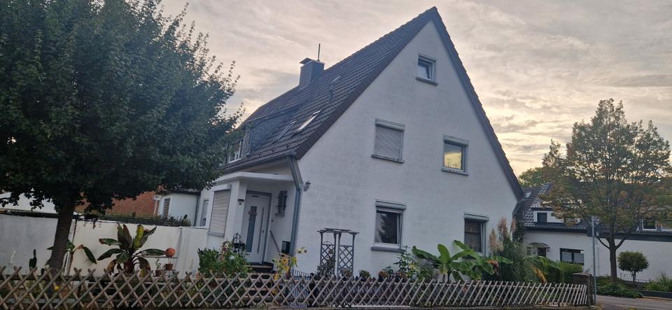 Doppelhaushälfte Siegburg - 8 Zimmer, 123 m&sup2;, 1.600&euro; | Angebot:27615040