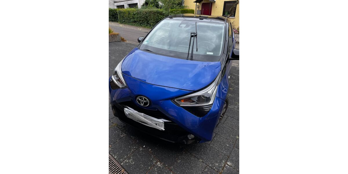 Toyota Aygo (X) 55.600 km 8.900 &euro; Overath 51491