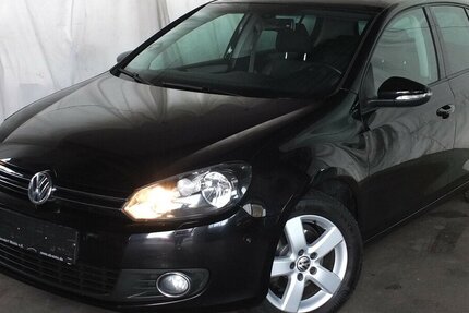 VW Golf 1.6TDi TEAM KLIMAAUTOMATIK 5-türig 159.855 km 6.904 &euro; Köln 50858