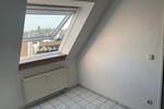 Dachgeschoßwohnung Langenfeld (Rheinland) - 2 Zimmer, 35 m&sup2;, 650&euro; | Angebot:26338789