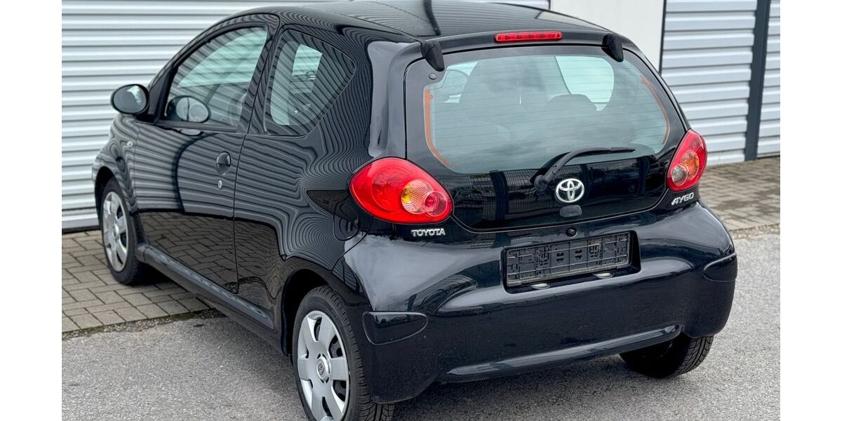 Toyota Aygo (X) 82.247 km 3.890 &euro; Solingen 42719