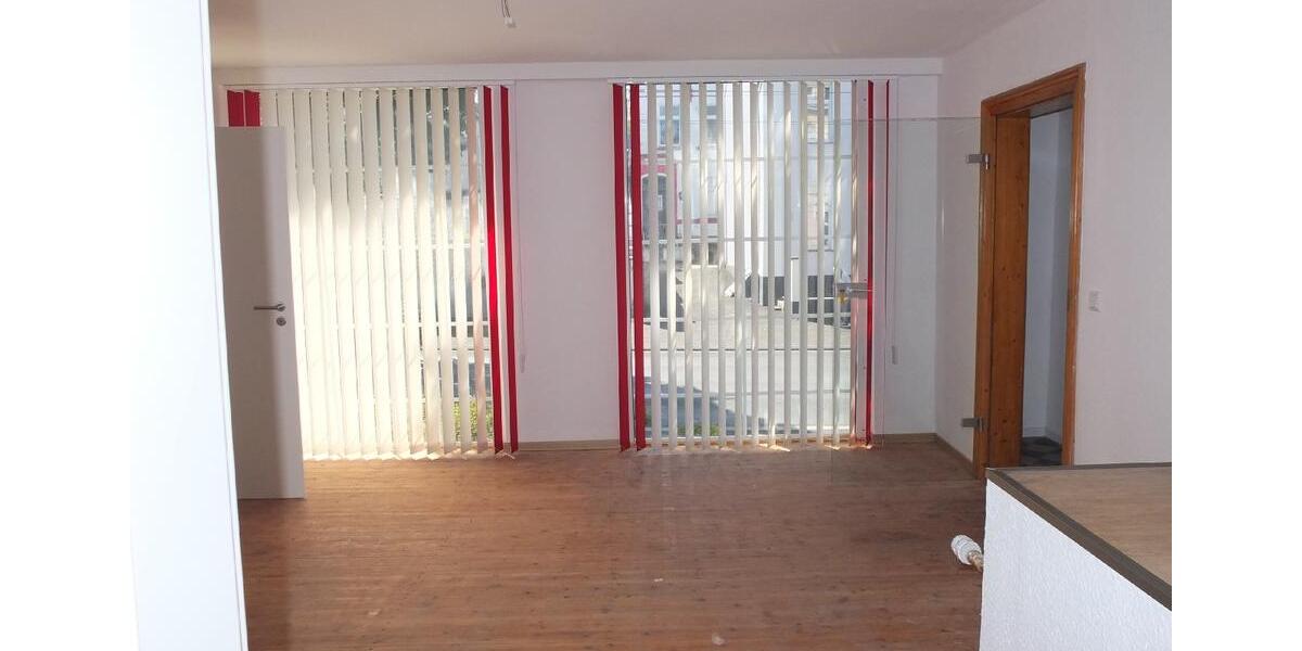 Büro- oder Servicefläche in exponierter Lage von Solingen-Wald! zimmer