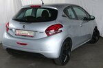 Peugeot 208 1.2 PURE TECH ALLURE KLIMA PDC SHZ SPORT LMF 98.599 km 7.500 &euro; Köln 50858