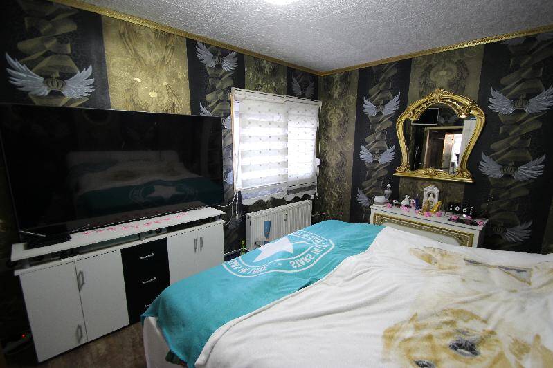Etagenwohnung Bonn Brüser Berg - 4 Zimmer, 100 m&sup2;, 300.000&euro; | Angebot:25800101