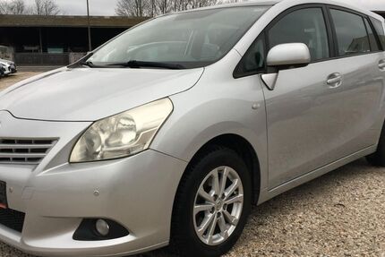 Toyota Verso 182.000 km 6.999 &euro; Bonn 53227