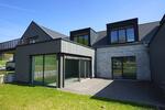 NEUBAU-Erstbezug: Moderne Doppelhaushälfte mit Terrasse und Garten in neugestalteter Hofanlage!