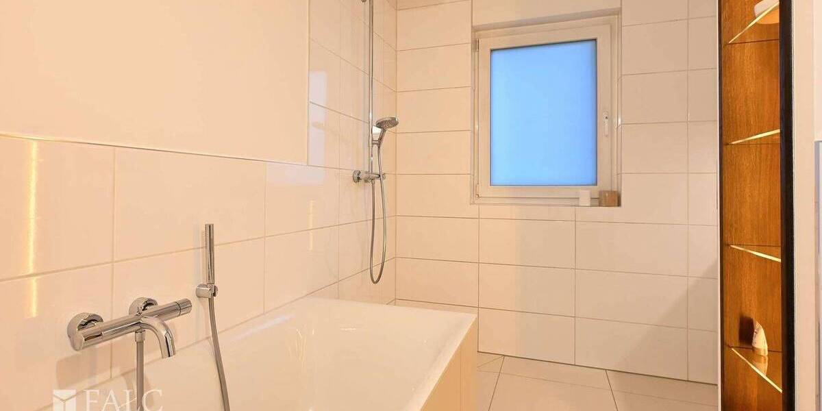 Komfortabel, ruhig, begehrt -Ruheoase in zentraler Lage -Wohnen mit Garten und Tiefgaragenstellplatz 3 zimmer